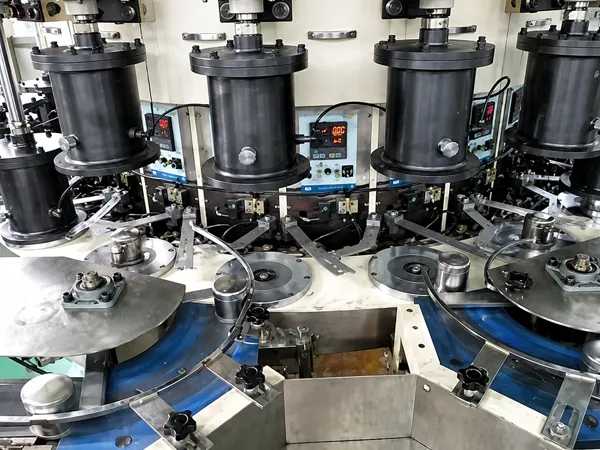 Spin-on filter leakage testing during the filter production process.