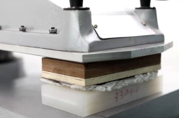 A production line of hydraulic filter.