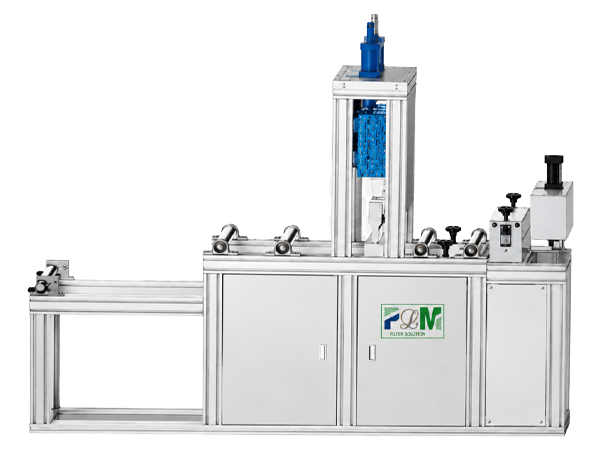 A set of PLPB-850 bag filter auto cutting machine for fabric.