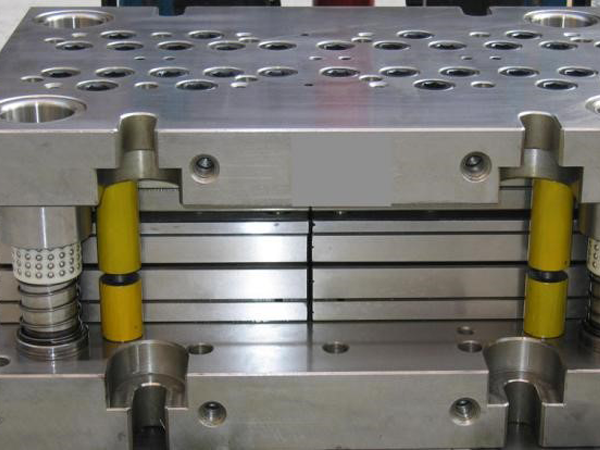 A set of screw plate progressive die